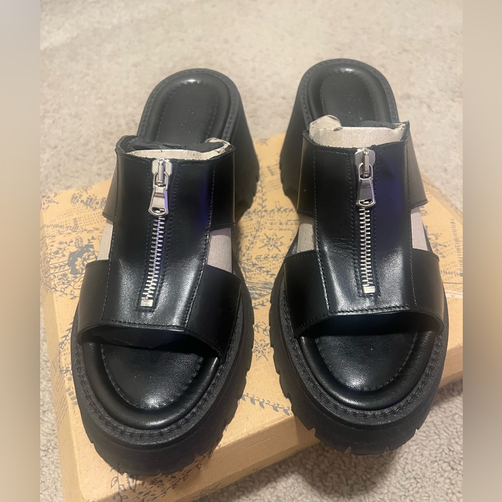 Free People Wishbone Zip Front Sandal. Size 40